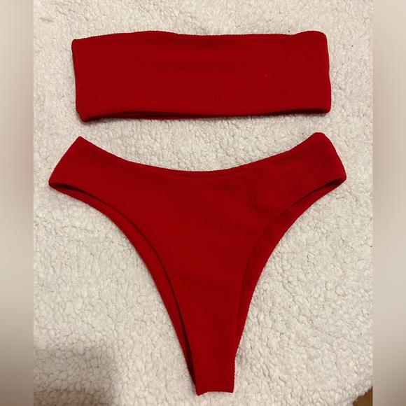 Zaful bikini set - bandeau top and cheeky bottoms - Picture 1 of 6